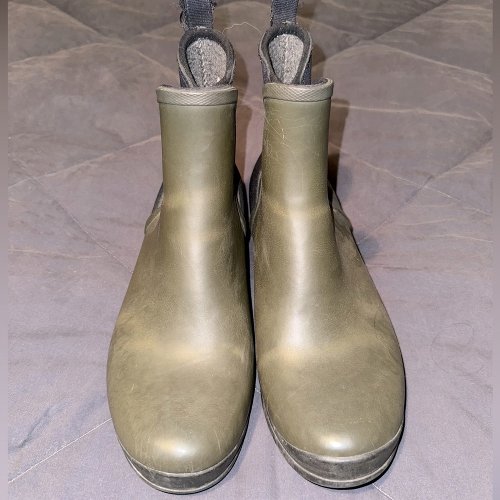 Stylish Black Ankle Boots - Waterproof